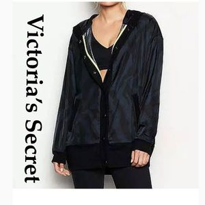 NWT Victoria’s Secret camo track jacket S runs big